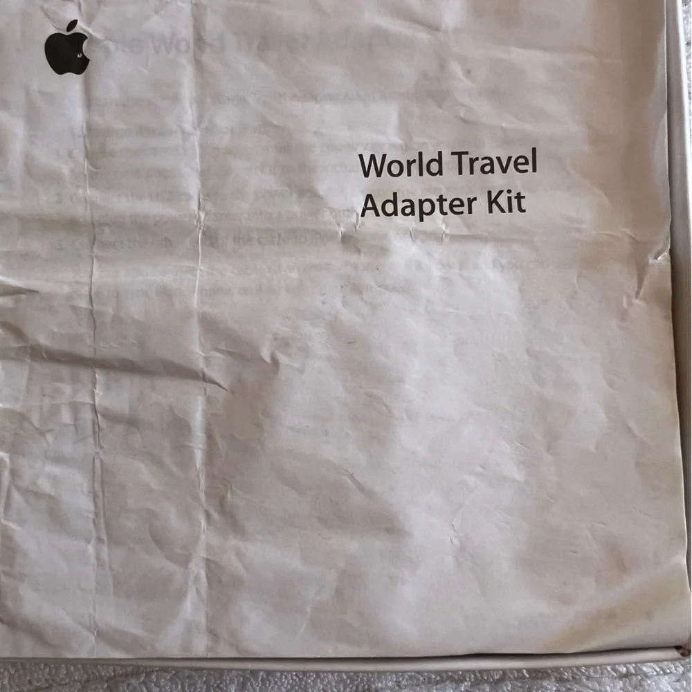 Vintage Apple World Charging kit